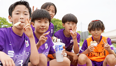 自分らしさを大切にしながらのびのびと成長できる指導を受けるFC.Arbolの選手